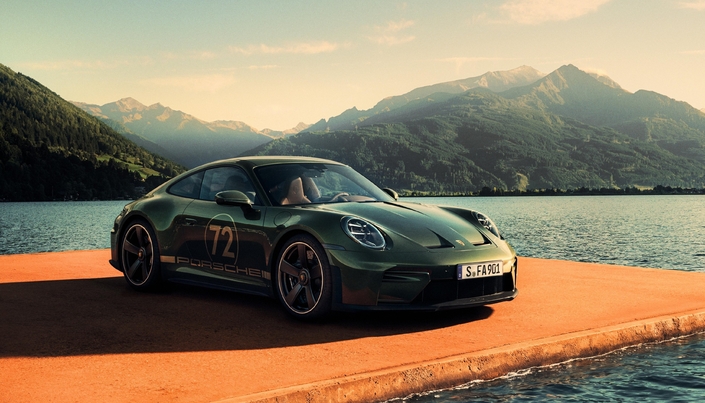 La nouvelle Porsche 911 GT 90 F, ultra-sportive mais sobre et classe.