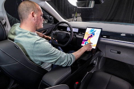 Malgré quelques fautes de goût le Jaecoo 5 présente bien. L'intérieur comprend toutes les technologies modernes et s'avère très bien équipé de série..