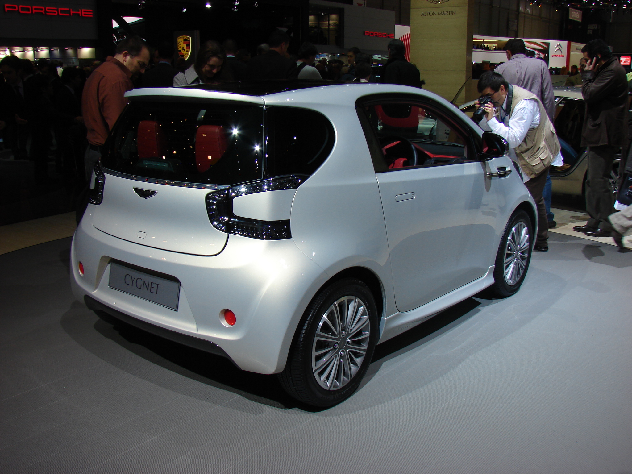 Aston Martin Cygnet En Direct De Gen 232 Ve Madame Est