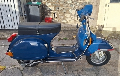 Vespa PX 125 cm3 1979 (lot n° 49)