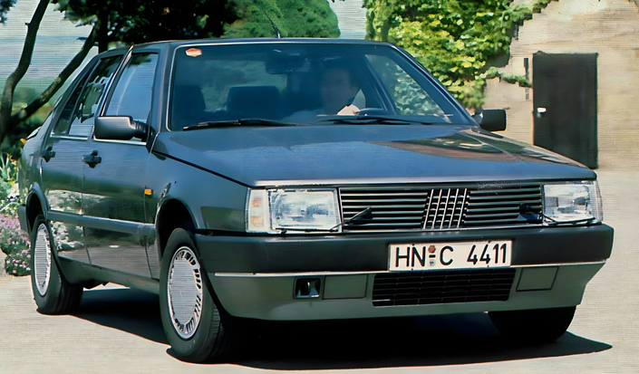 En 1989, la Fiat Croma modifie très légèrement son apparence. Surtout, le moteur turbo-diesel Sofim passe à 2,5 l et 118 ch.