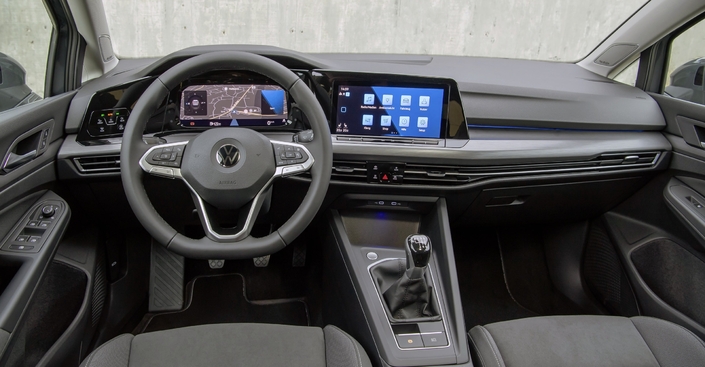 L'intérieur d'une Volkswagen Golf actuelle