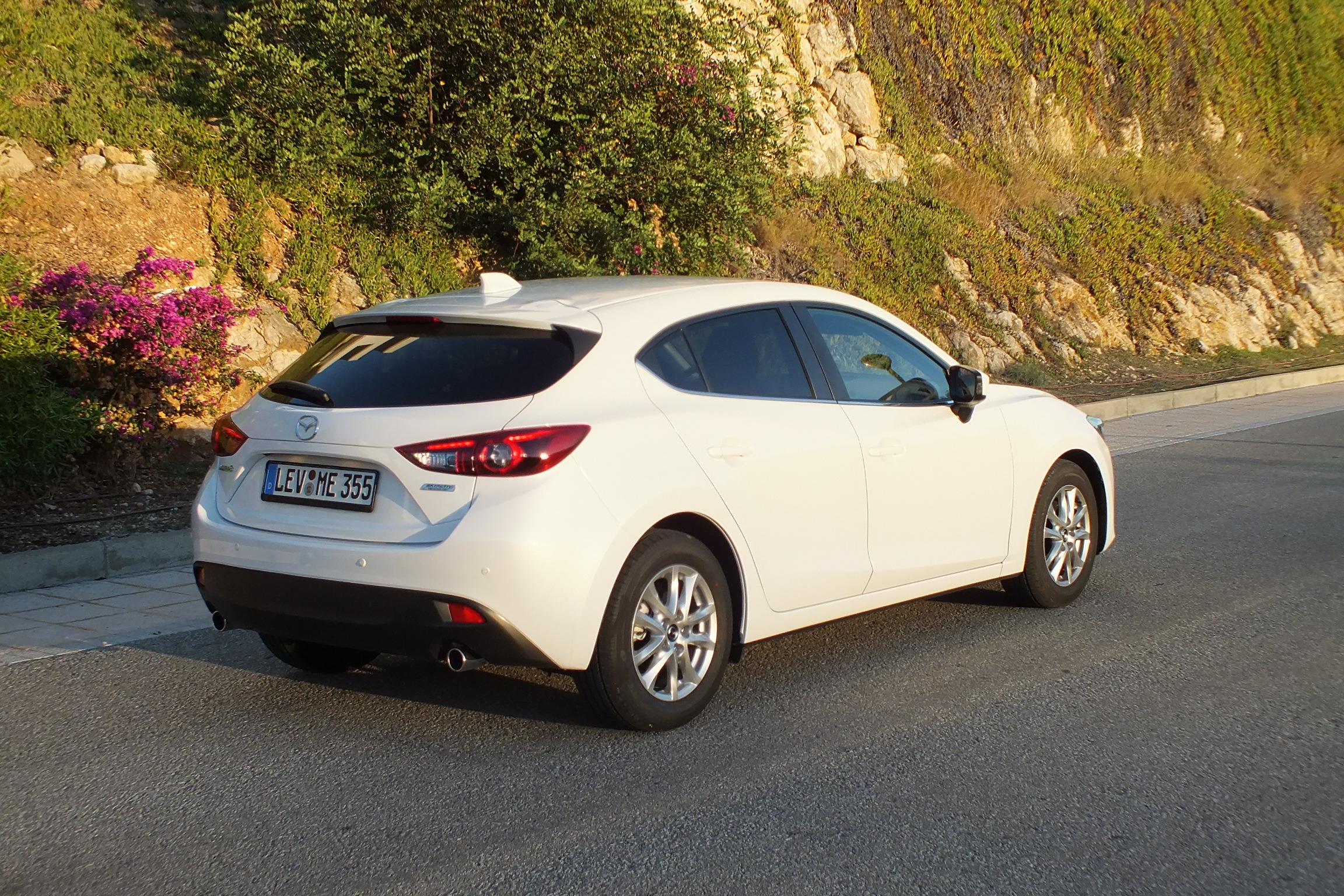 Essai vidéo Mazda 3 compacte hors norme