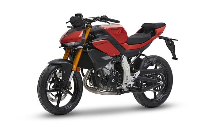 Seulement 147 kg pour le nouveau roadster de moyenne cylindrée signé Fantic, la Stealth 500