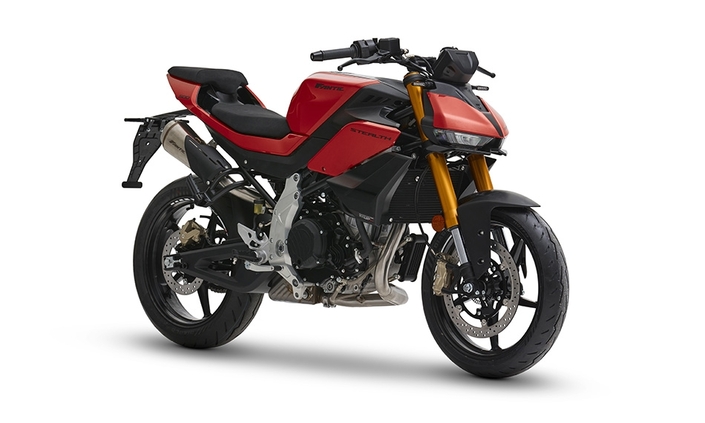 Seulement 147 kg pour le nouveau roadster de moyenne cylindrée signé Fantic, la Stealth 500