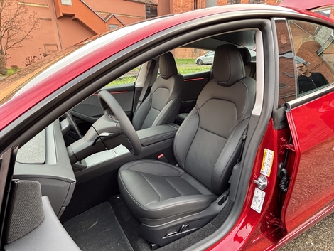 La Mercedes CLA électrique peut-elle détrôner la Tesla Model 3 ? Notre test vérité sur 600 km…