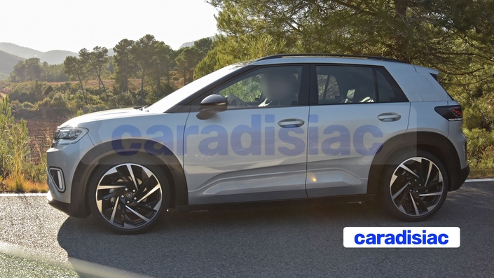 Dans la catégorie des petits SUV citadins électriques, le futur Volkswagen ID.Cross aura fort à faire. Pour gagner la partie face à une rude concurrence, Volkswagen devrait proposer un modèle à l’autonomie assez élevé pour être le plus polyvalent possible qui sera de plus doté d’un équipement et d’une finition haut de gamme.