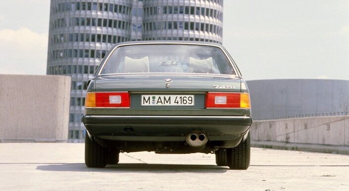 Seule l'appellation distingue extérieurement la 745i des autres Série 7.