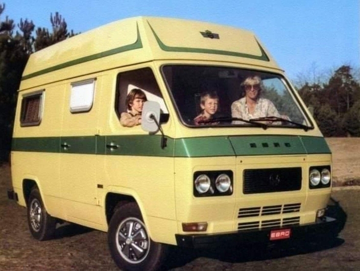 En 1976, Ebro lance le F260, un F108 recarrossé qui connaîtra un certain succès.