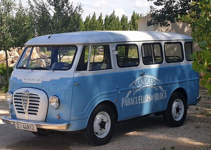 Dès 1959, en Espagne, Fadisa produit sous licence le fourgon Romeo 2, presque tel quel.