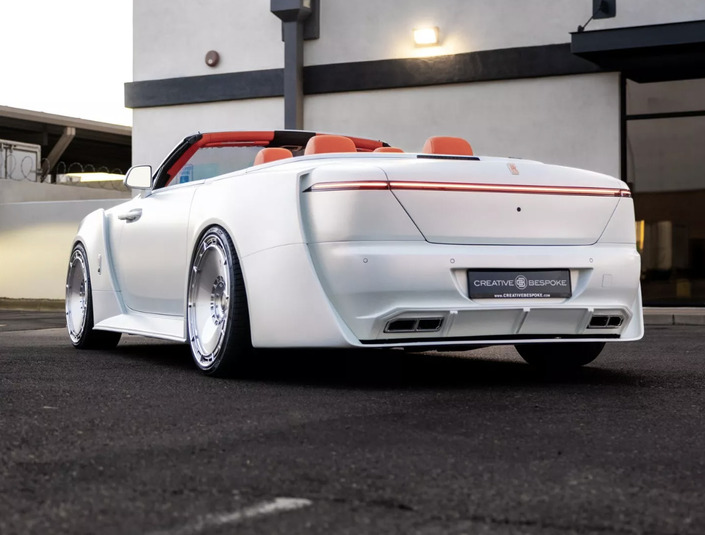 Qui veut une Rolls en plastique ?