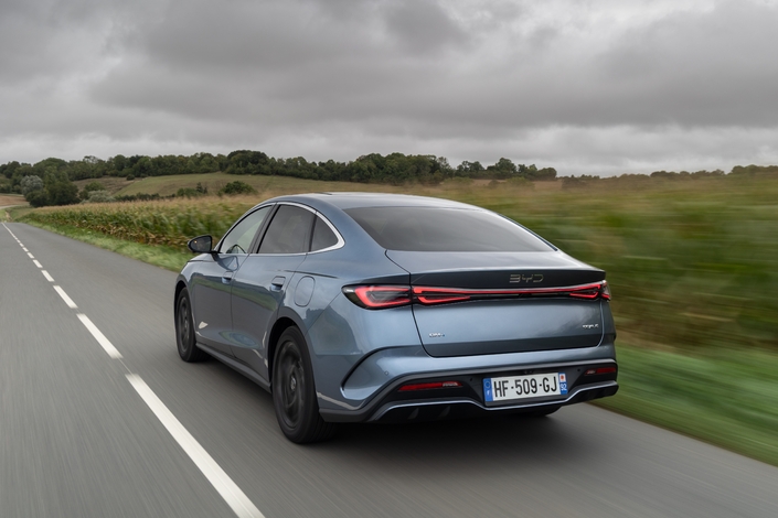 Que vaut la BYD Seal 6 DM-i, une berline hybride rechargeable vendue seulement 38 490 €  ?