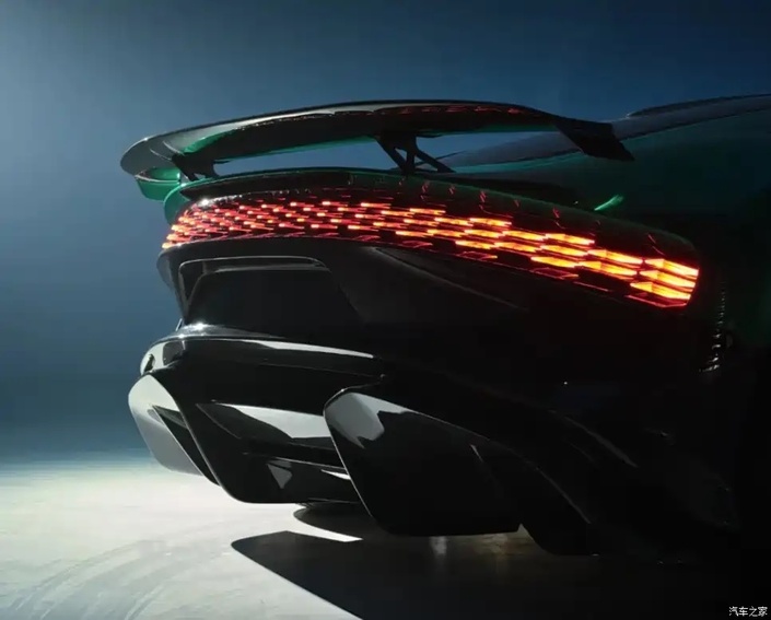 Voici l’arrière de la supercar électrique de Dreame, qui ne ressemble plus à celle d’une Bugatti Chiron.