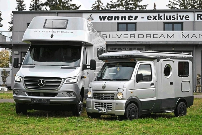 Le Wanner Silverdream aux côtés de son grand frère sur base Mercedes Sprinter.