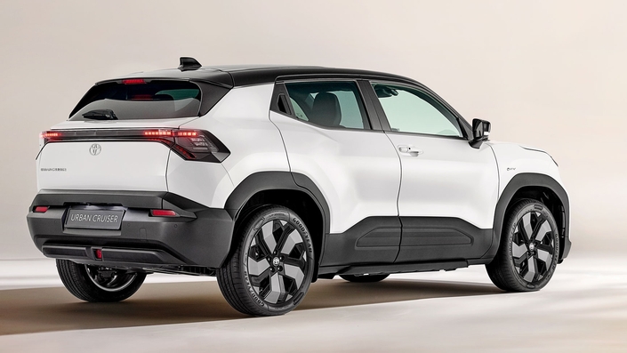 Nouveautés 2026 : SUV Citadins - La nouvelle Dacia Spring change du tout au tout et devrait être présentée en fin d’année, tandis que Fiat relance la Panda 4x4 avec la Fiat Grande Panda 4x4