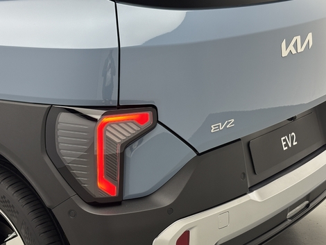 Kia continue son offensive électrique avec l'EV2, un SUV urbain taillé pour l'Europe présenté au salon de Bruxelles