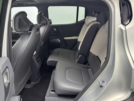 Kia continue son offensive électrique avec l'EV2, un SUV urbain taillé pour l'Europe présenté au salon de Bruxelles