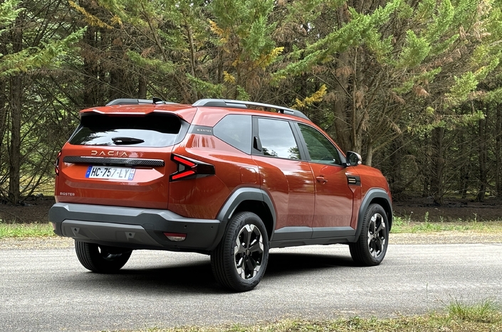 Pour la première fois, Dacia s’attaque au segment C avec le Bigster.