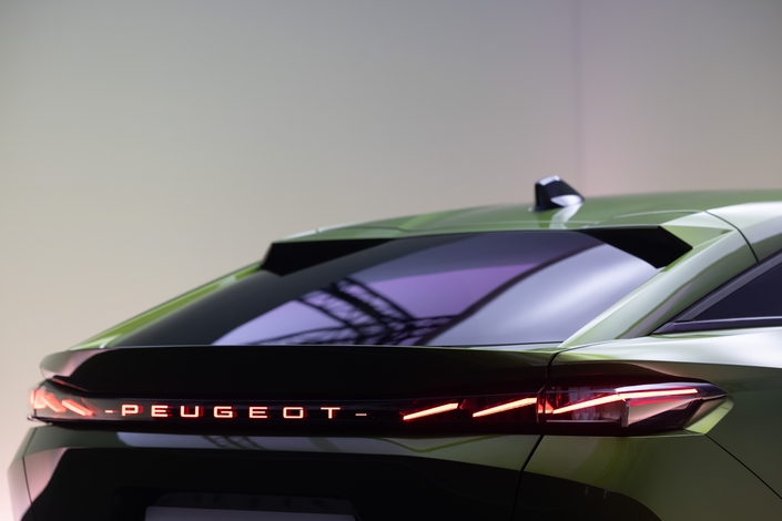Le coffre de la 408 est accesible par un hayon, comme toutes les Peugeot depuis la disparition de la 508 l'an dernier.