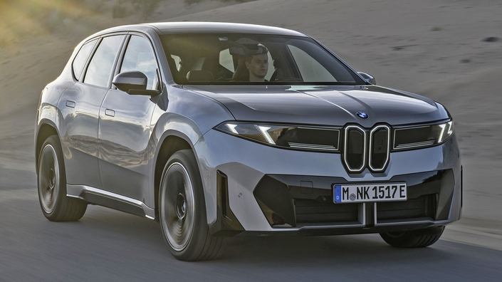 Nouveautés 2026 : SUV familiaux – Des nouveautés à foison, entre les DS N° 7, Toyota Rav4, Porsche Cayenne Electric, MG S9 PHEV, Renault Filante, Mercedes GLB, BMW iX3, il y a de quoi se perdre.