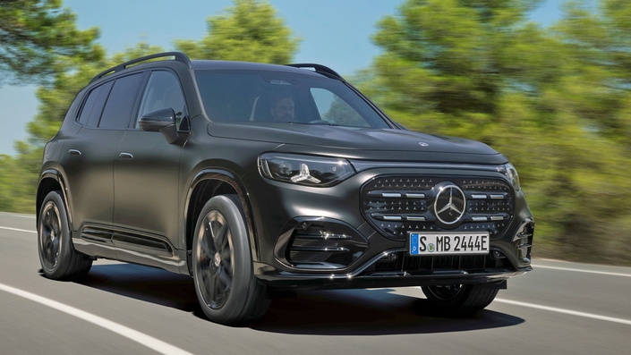 Nouveautés 2026 : SUV familiaux – Des nouveautés à foison, entre les DS N° 7, Toyota Rav4, Porsche Cayenne Electric, MG S9 PHEV, Renault Filante, Mercedes GLB, BMW iX3, il y a de quoi se perdre.