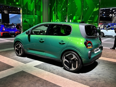 L’arrière laisse penser à la Twingo 2.