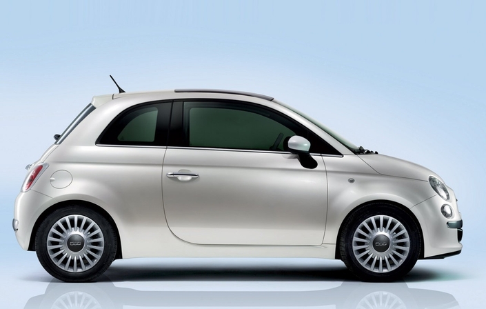 Carrosserie très courte pour la Fiat 500 de 2007 (3,55 m) ce qui n'empêche pas un très bon Cx de 0.32.