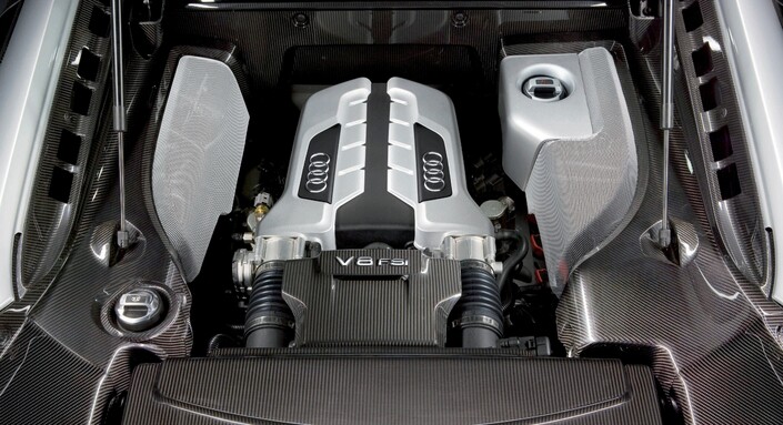 Si le moteur de l'Audi R8 V8 est très fiable, le remplacement de certains accessoires, comme le compresseur de clim, peut coûter horriblement cher.