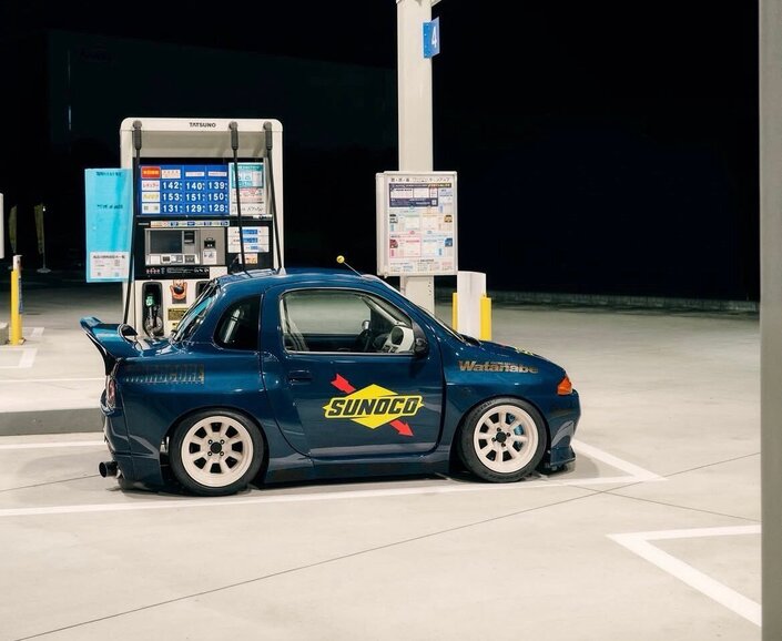 Cette miniature de R32 GT-R est en réalité une vraie voiture capable de circuler sur la route