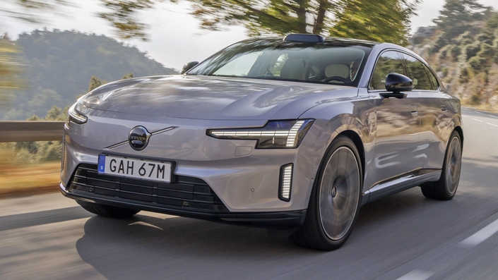 Nouveautés 2026 : Grandes berlines – On salue le retour de la Lancia Gamma et de Jaguar avec une électrique. L’arrivée d’une Ferrari GT électrique et de nombreux restylages à venir