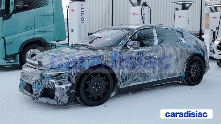 Nouveautés 2026 : Grandes berlines – On salue le retour de la Lancia Gamma et de Jaguar avec une électrique. L’arrivée d’une Ferrari GT électrique et de nombreux restylages à venir