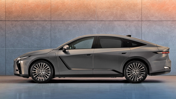 Nouveautés 2026 : Grandes berlines – On salue le retour de la Lancia Gamma et de Jaguar avec une électrique. L’arrivée d’une Ferrari GT électrique et de nombreux restylages à venir