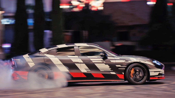 Nouveautés 2026 : Grandes berlines – On salue le retour de la Lancia Gamma et de Jaguar avec une électrique. L’arrivée d’une Ferrari GT électrique et de nombreux restylages à venir