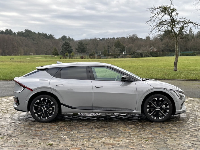 Faut-il craquer pour la version restylée du Kia EV6?