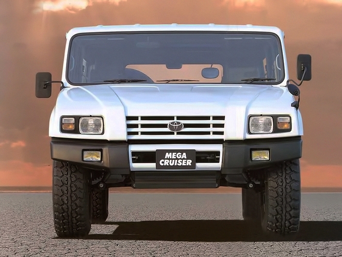 Voici le Toyota Mega Cruiser, la version « civile » du HMV.