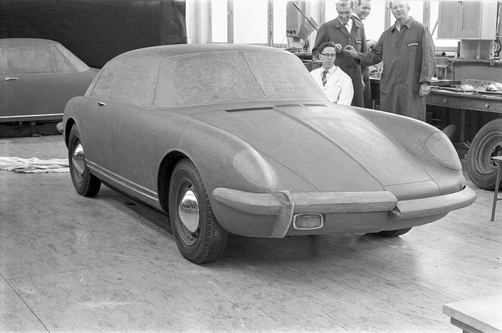 Le projet de Komenda a évolué en 695 vers 1957, mais Ferry Porsche n'est pas convaincu.