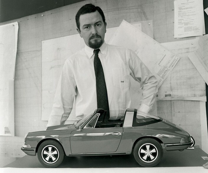 Buzti et sa dernière création chez Porsche, la 911 Targa, en 1965.