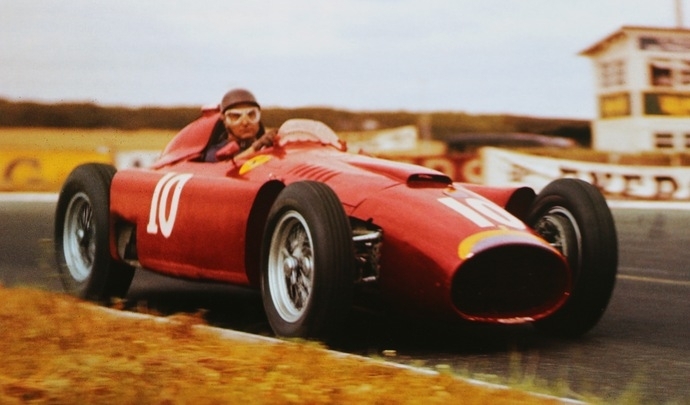 Un espace serea spécifiquement à Juan Manuel Fangio, légende de la Formule 1 (cinq fois champion du monde des pilotes entre 1951 et 1957), dans lequel on découvrira des voitures, des documents et des objets emblématiques.