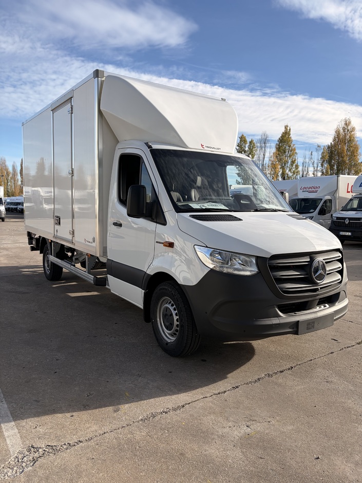 Globalement, les charges utiles vont d'un peu moins de 800 kilos à près de 1,4 tonnes selon les versions.