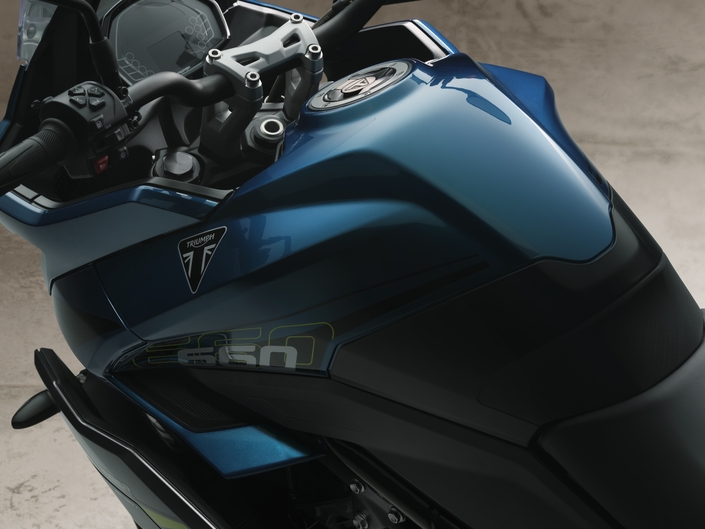 Nouveau style, plus de puissance et de nombreuses améliorations pour un prix inchangé : les Triumph 660 Trident et Tiger 2026 frappent fort
