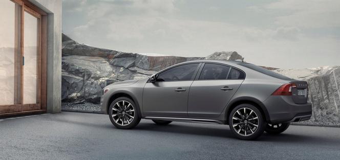 Volvo dévoile la S60 Cross Country