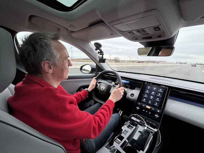 Sur autoroute, comptez une consommation un peu supérieure à 7 l/100 km, du moins si vous évoluez la plupart du temps à 130 km/h.