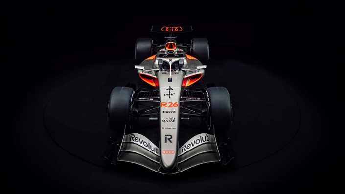 L’Audi R26 qui prendra part à sa première course diffèrera sans doute de cette maquette au niveau de son aérodynamisme et ses pièces. Mais elle aura ces couleurs-là.