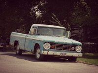 Dodge D200