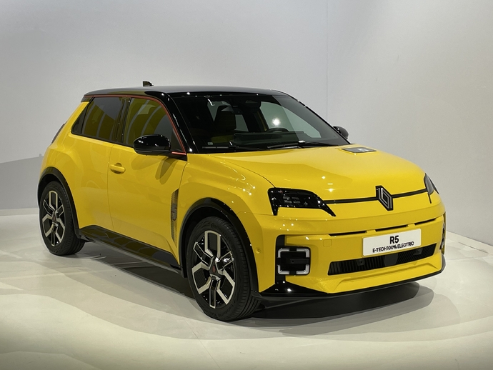 Résultat de recherche d'images pour "RENAULT 5 BLANCHE VERTE ROUGE NOIRE PHOTOS""