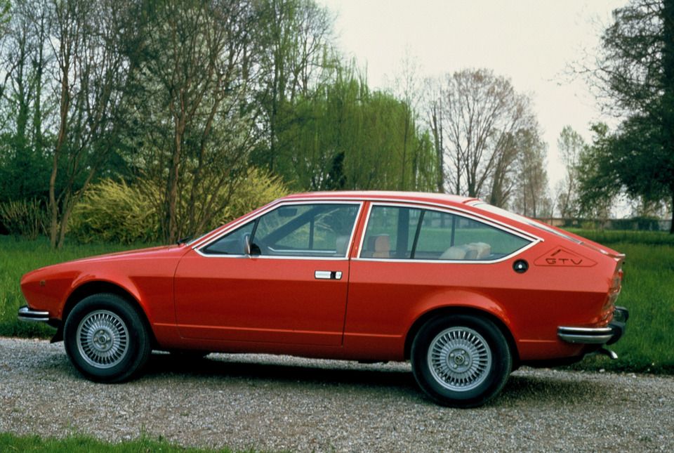 Fiche Technique Alfa Romeo Alfetta (2) Gtv 2.0 1980 - La Centrale