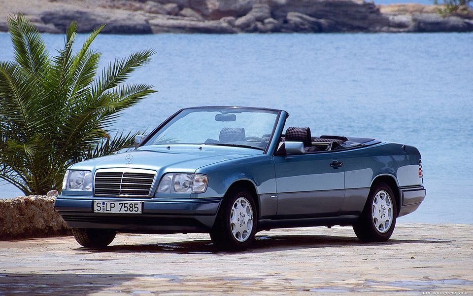 El Kekomóvil: Mercedes 220 SE W128 'Coupé & Cabriolet A' de Vitesse El Kekomóvil: Mercedes 220 SE W128 'Coupé & Cabriolet A' de Vitesse