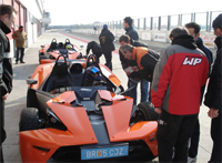 GT4 2008: Premiers pas de KTM en compétition automobile