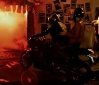 La K 1300 R dans le dernier clip de Mademoiselle K (vidéo et making of).