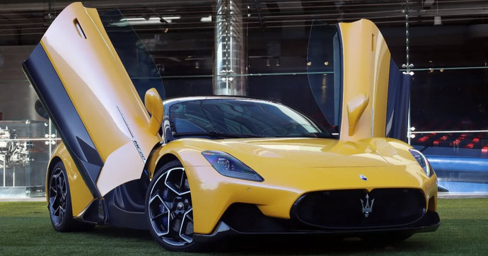 Eddy a un accident bête lors d’un essai Maserati- « Dans le regard d'Eddy Clio » par Stéphane Schlesinger